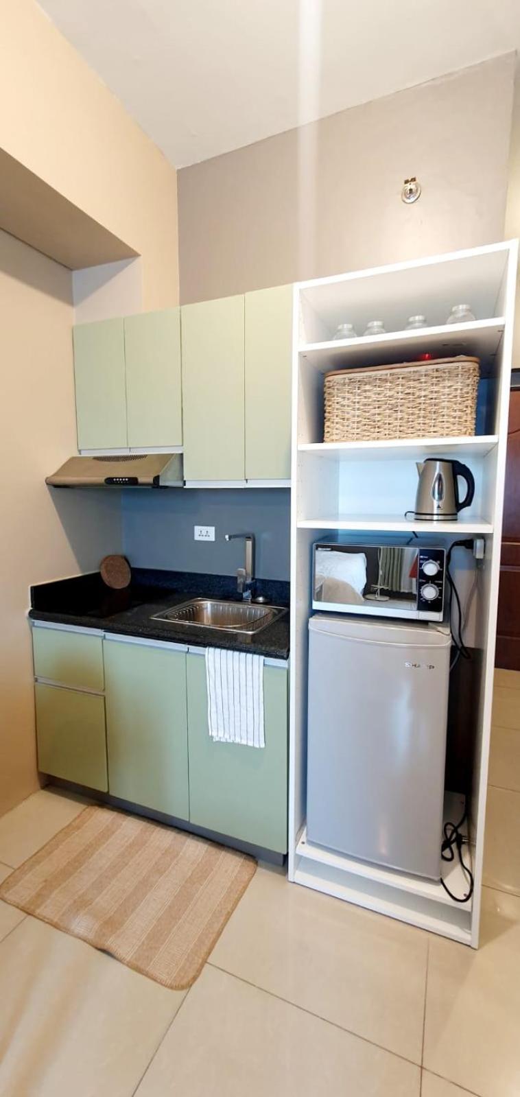 Aparthotel Chrysalis Makati City